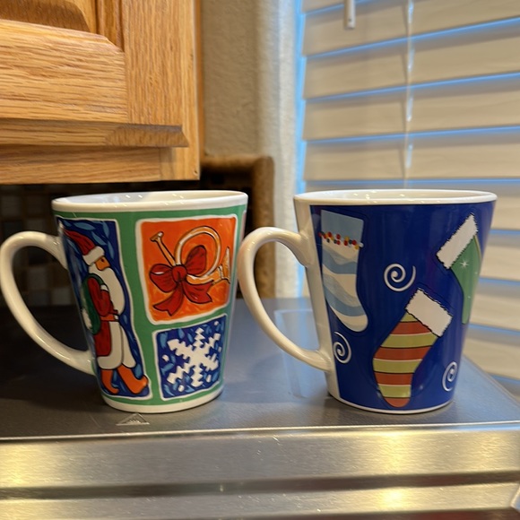 2-vintage Christmas ceramic mugs. Early 2000’s similar to one on ELF - Picture 2 of 5